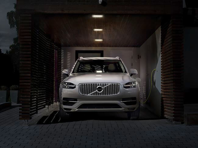 Volvo XC90 - Power & Control